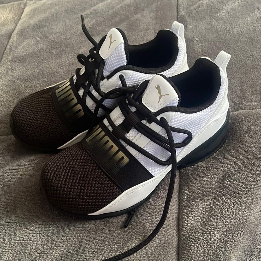 Kids puma sneakers brand new size 13 kids